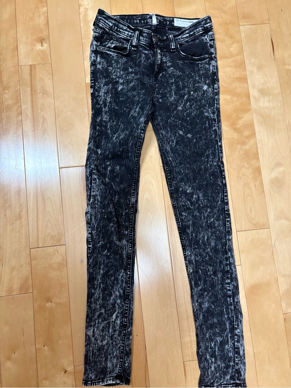 Rag and Bone Black Acid Wash Women’s skinny Jeans, size 26